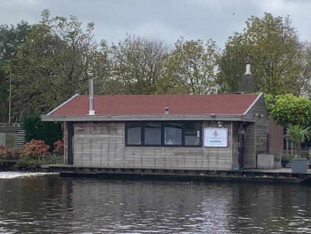 אלפן אן דן ריין Aangenaam Op De Rijn, Woonboot, Inclusief Prive Sauna מראה חיצוני תמונה