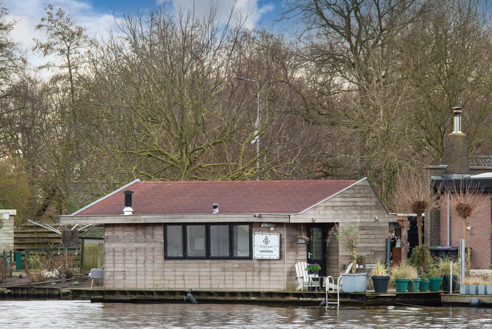 אלפן אן דן ריין Aangenaam Op De Rijn, Woonboot, Inclusief Prive Sauna מראה חיצוני תמונה